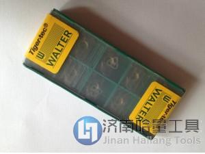 WKK25 可以在不良工况和硬表层情况下进行稳定加工，该刀片具有出色的韧性和耐磨性，使用PVD-Alox涂层，加工时可有效防止切削刃崩刃及热裂纹的产生，抗压性好，并能很大程度上防止塑性变形。